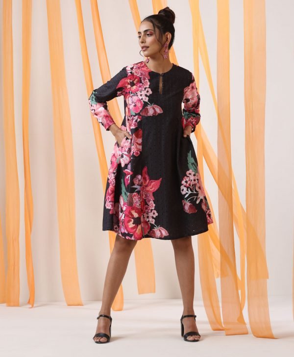 Side Gathered Dress Black Chikan