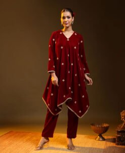 Red Symmetric Furta Set